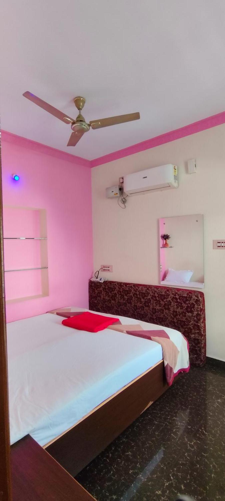 Vinayaka Homestay Хампи Экстерьер фото