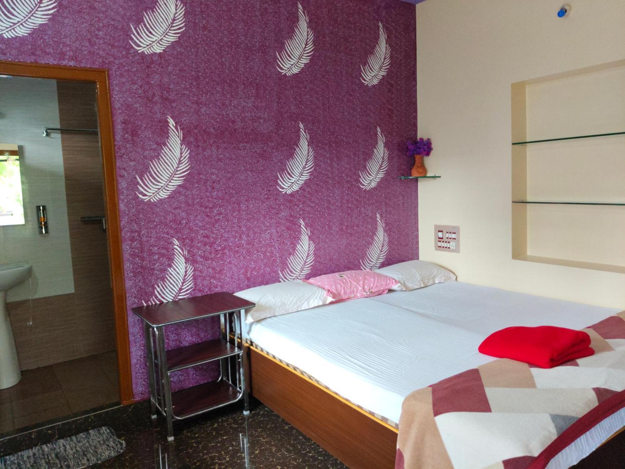 Vinayaka Homestay Хампи Экстерьер фото